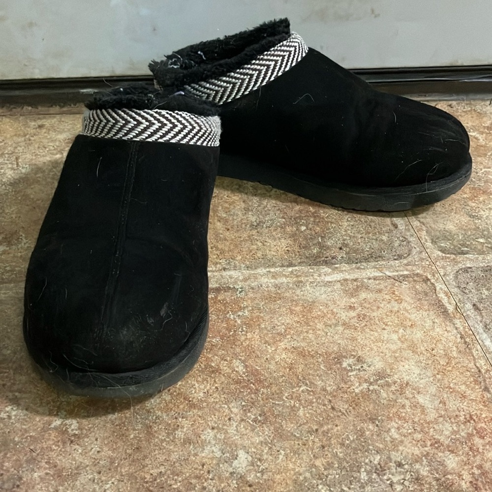 Black Suede Slippers with Chevron Trim